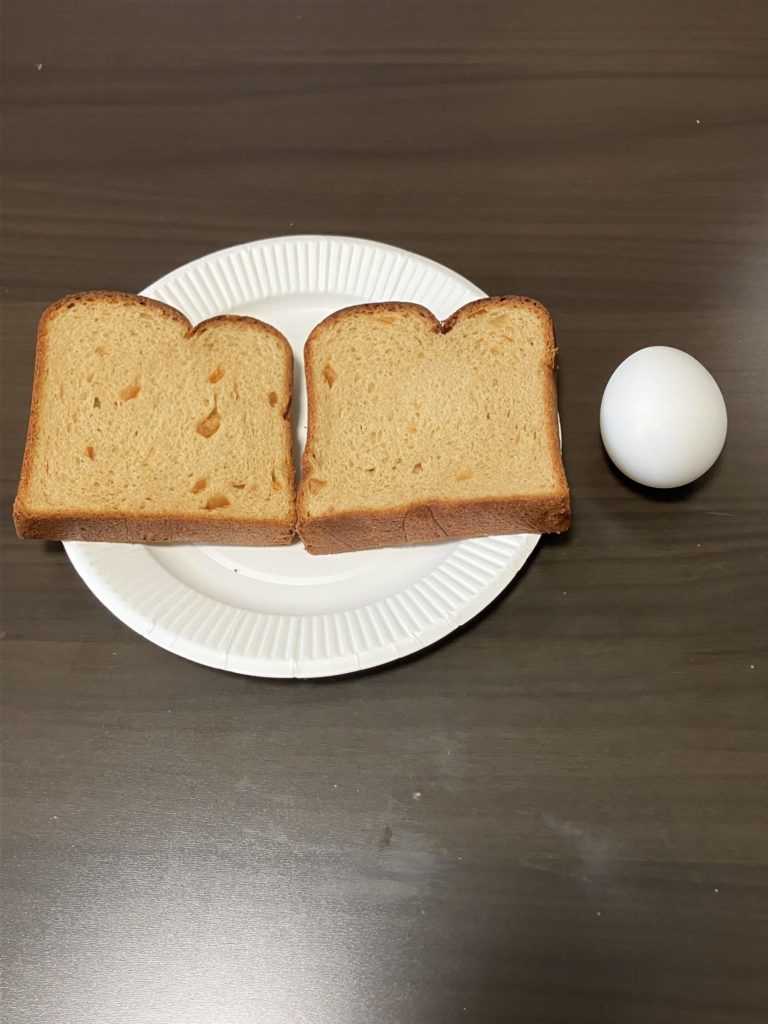 ミニ食パン・オレンジとゆで卵の大きさ比較画像
