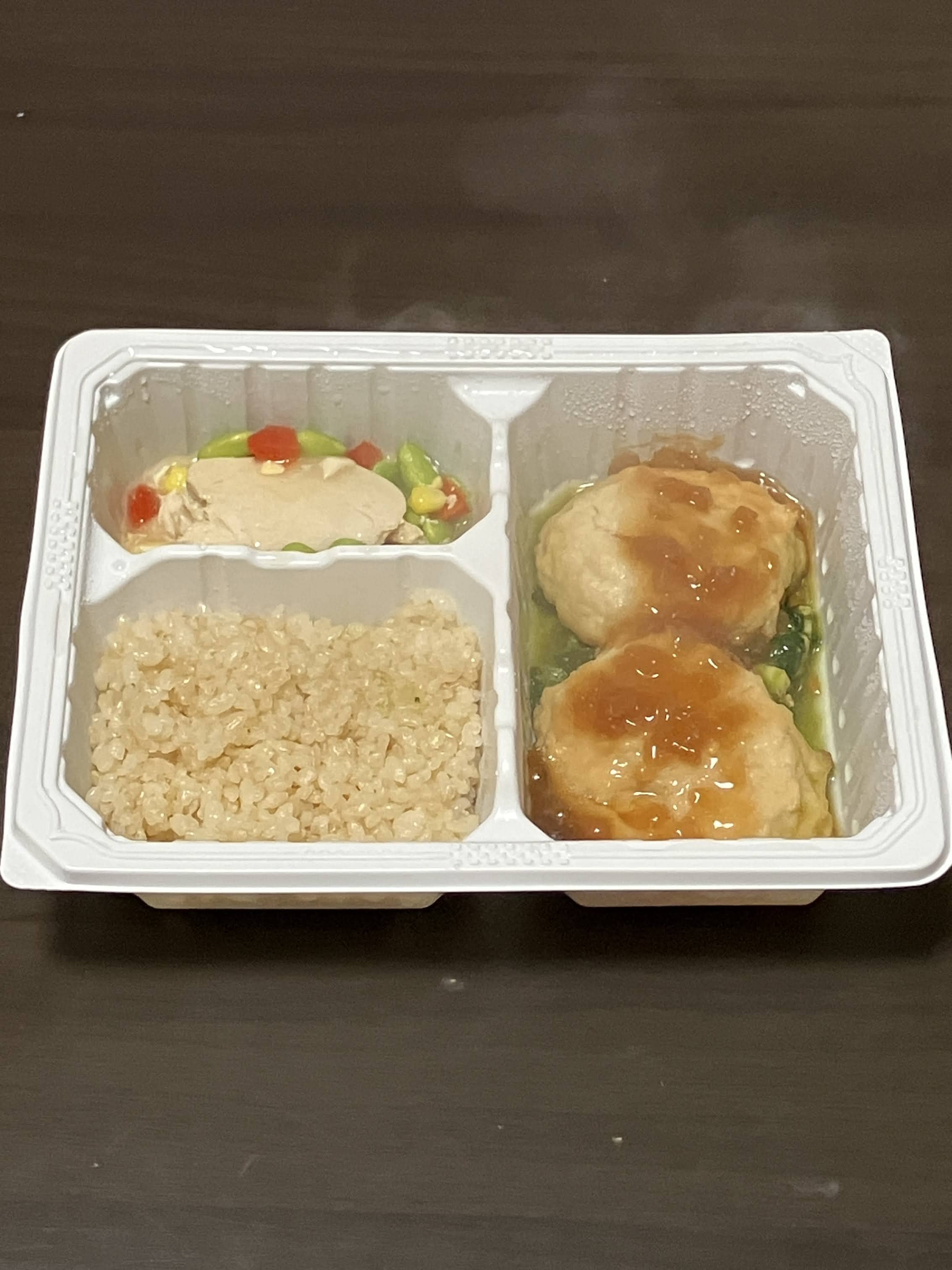 鶏肉豆腐ハンバーグセットのアイキャッチ画像