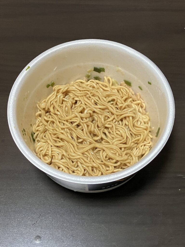 ベース焼きそば魚介醤油まぜそば(リニューアル)の調理後画像
