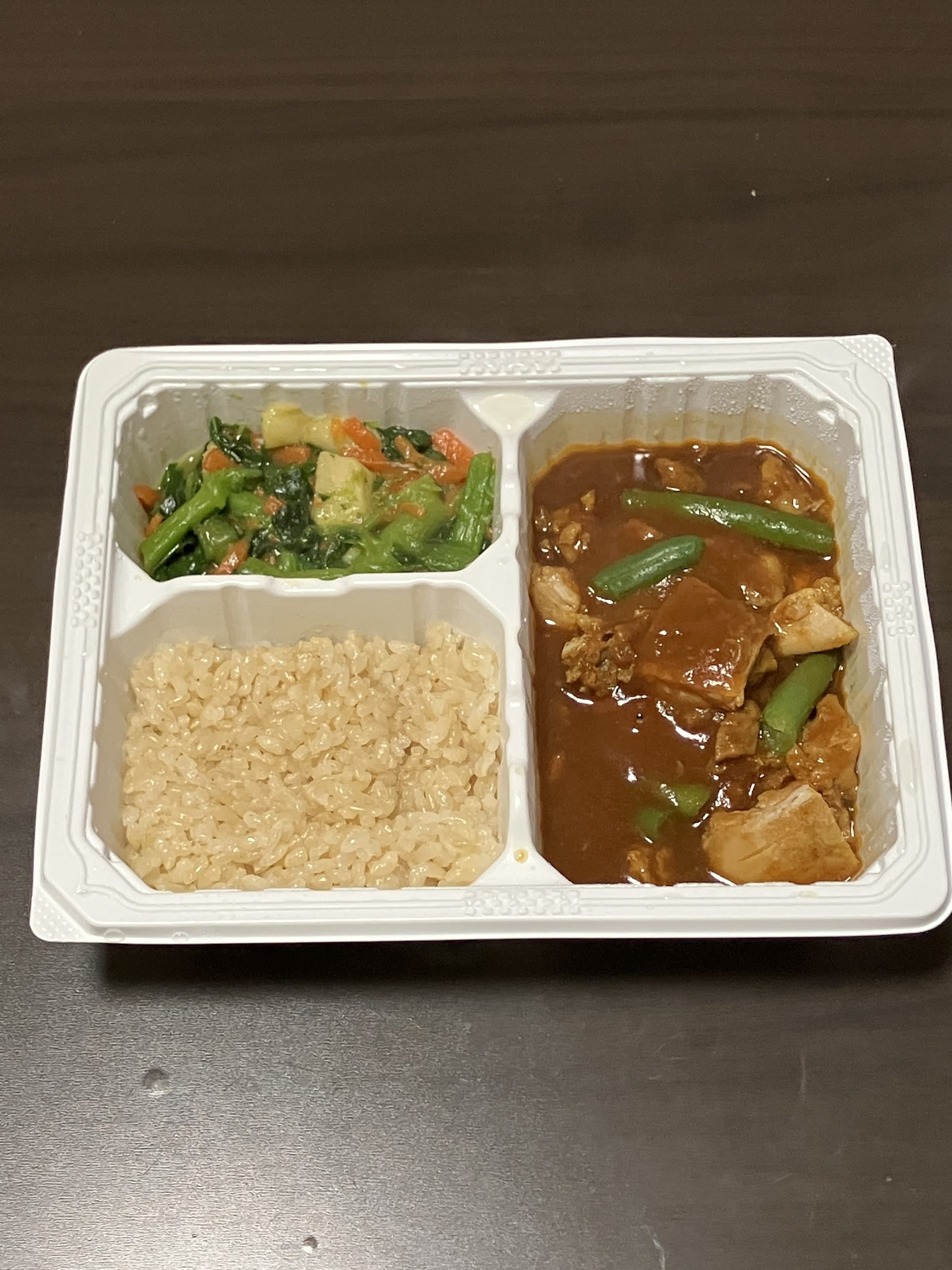 チキンたっぷりカレーセットのアイキャッチ画像